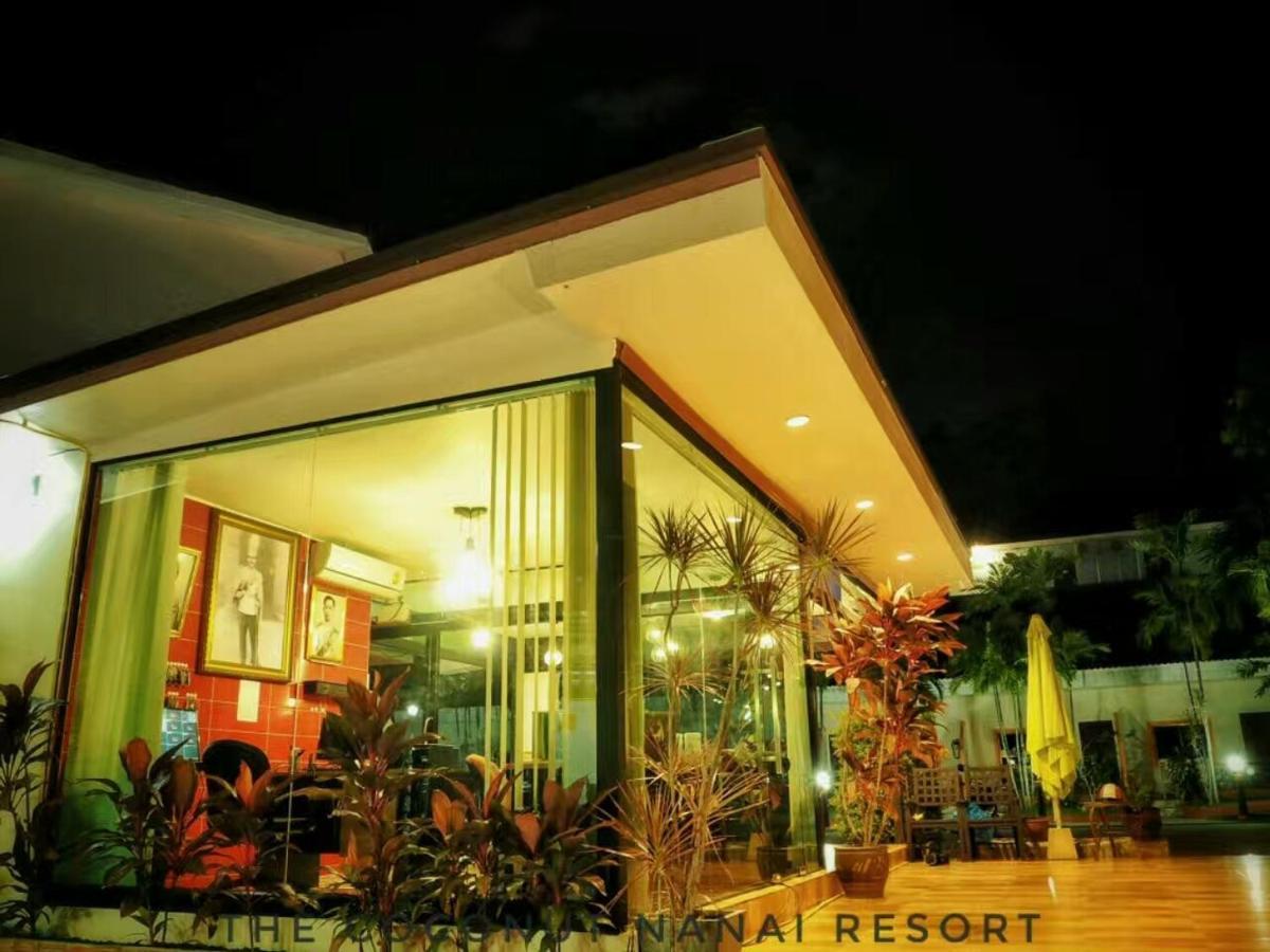 Coconut Resort Hotel Patong Buitenkant foto
