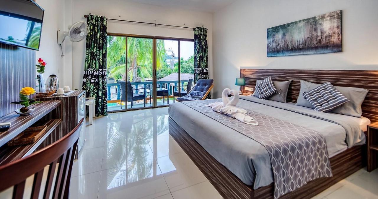 Coconut Resort Hotel Patong Buitenkant foto