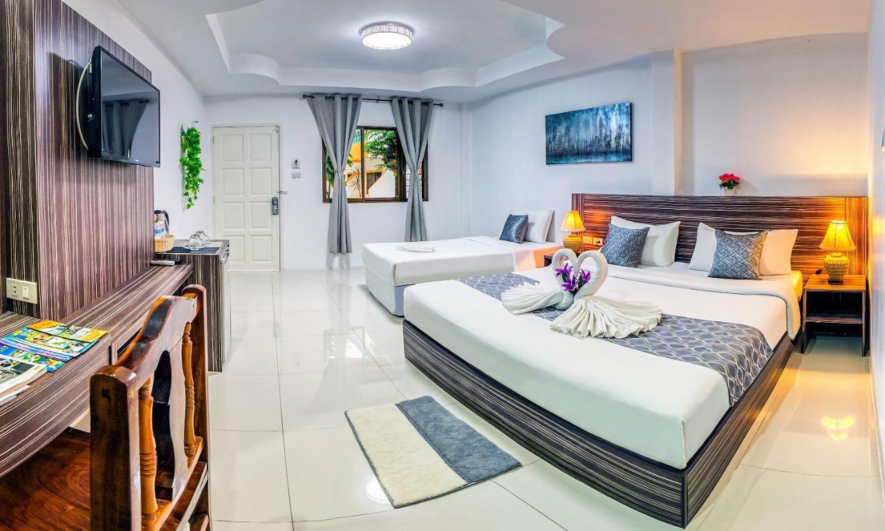 Coconut Resort Hotel Patong Buitenkant foto
